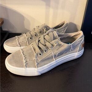 Blowfish Malibu Casual Frayed Canvas Sneakers in Taupe